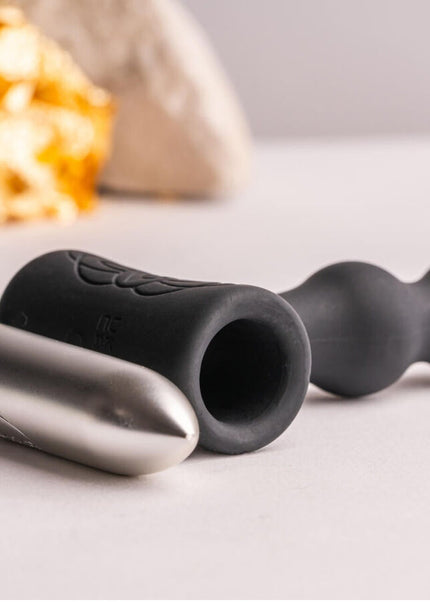 ROCKS-OFF - PETITE SENSATIONS PEARLS PLUG ANALE VIBRATORE NERO